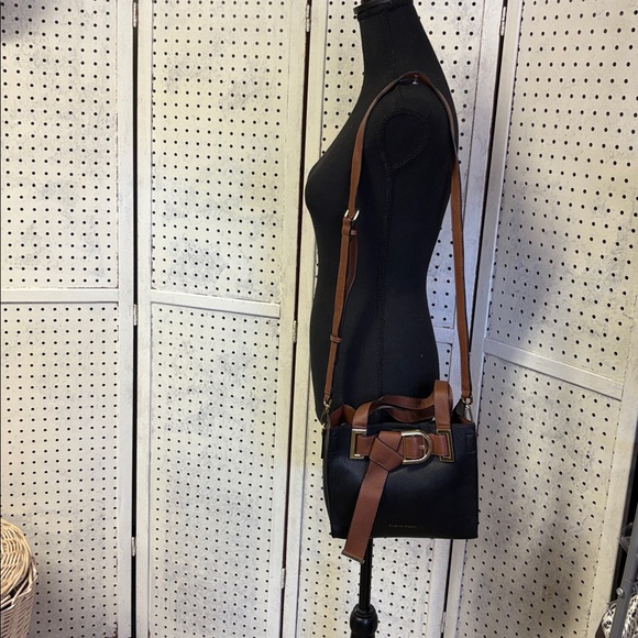 Calvin Klein - Picture 9 of 10